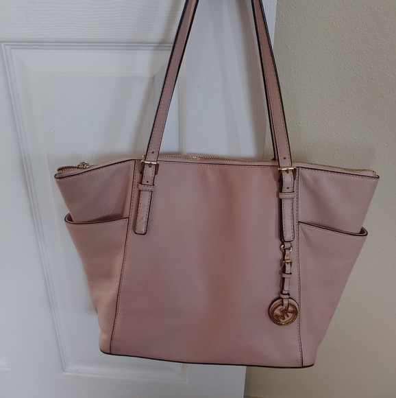 Michaels Kors soft pink bag - Picture 1 of 3